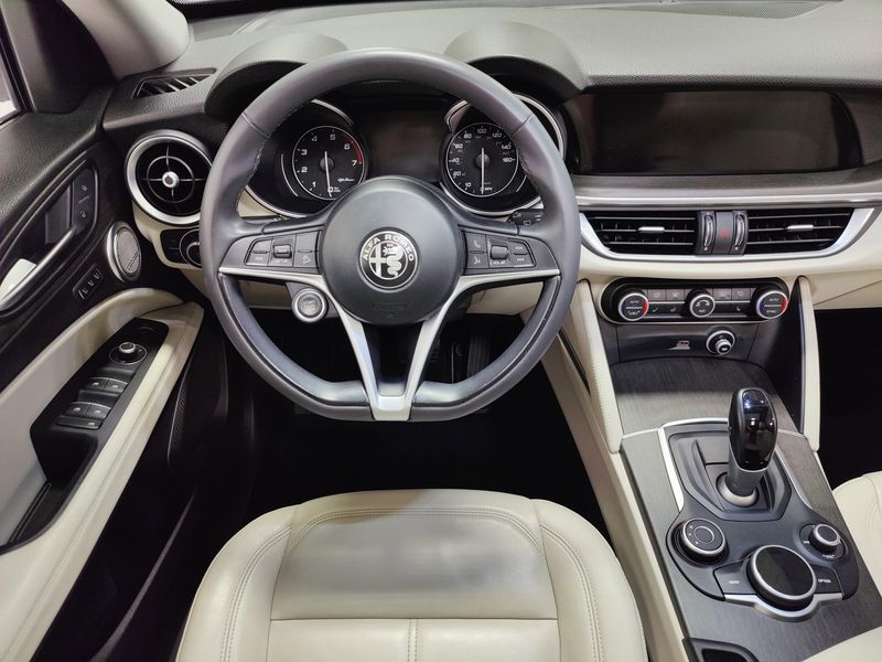 Used 2019 Alfa Romeo Stelvio Ti Nero AWD w/Sunroof/NavImage 19