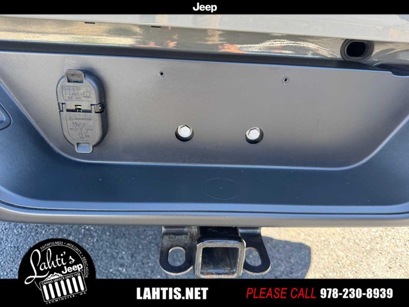 2021 Jeep Gladiator Sport S photo 25
