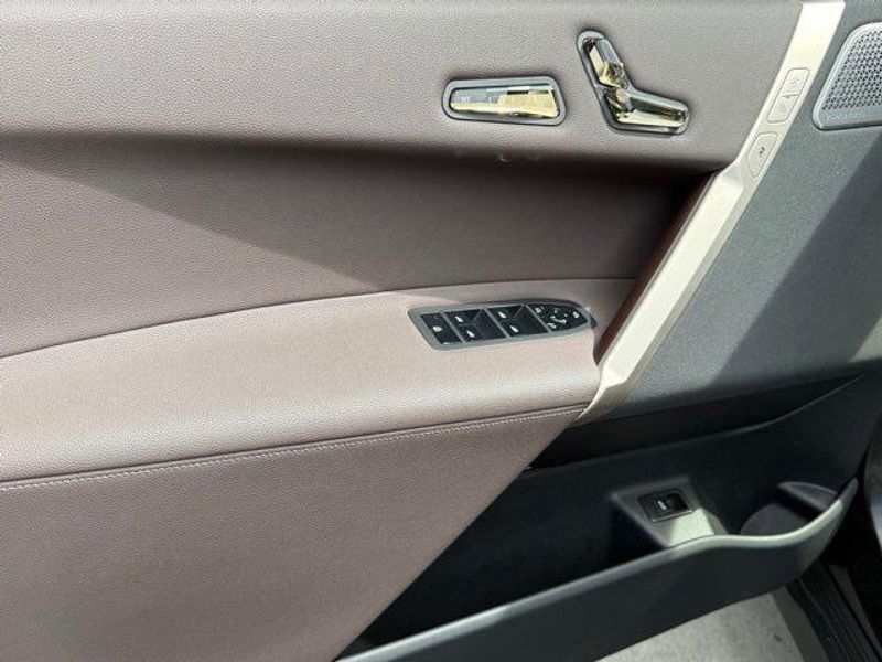 Used 2023 BMW iX xDrive50Image 16