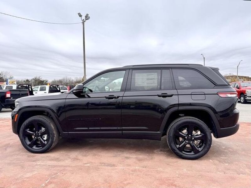 New 2025 Jeep Grand Cherokee Limited 4x4Image 9