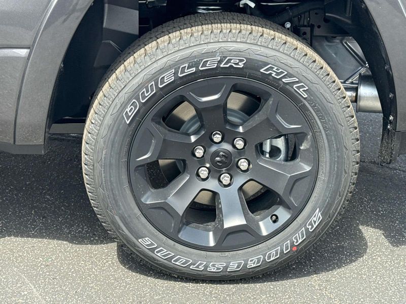 New 2026 RAM 1500 Big Horn Crew Cab 4x4 5'7' Box
