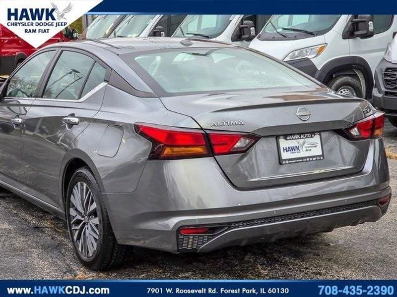 2023 Nissan Altima 2.5 SV photo 4