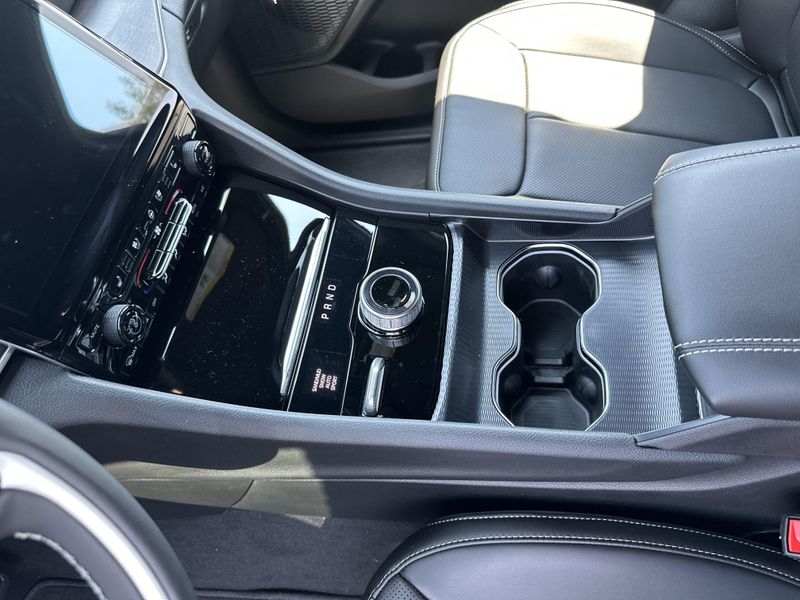 New 2025 Jeep Grand Cherokee L Limited 4x4Image 30