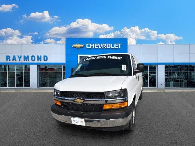 New 2026 Chevrolet Express 2500 Work VanImage 8