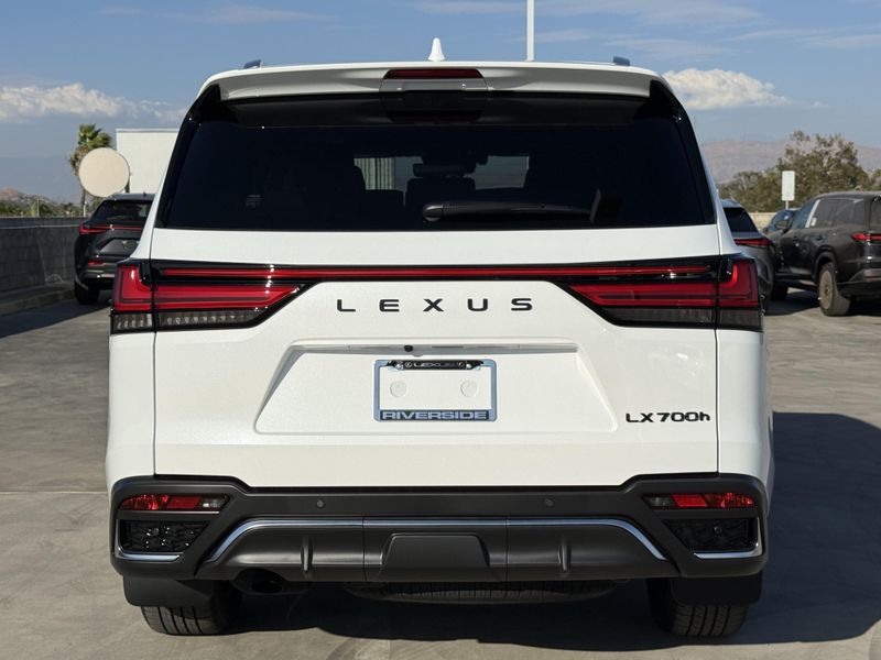 New 2026 Lexus LX 700h F SPORT HandlingImage 11