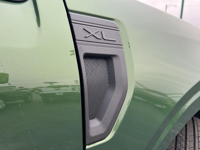 2025 Ford Maverick XL photo 3