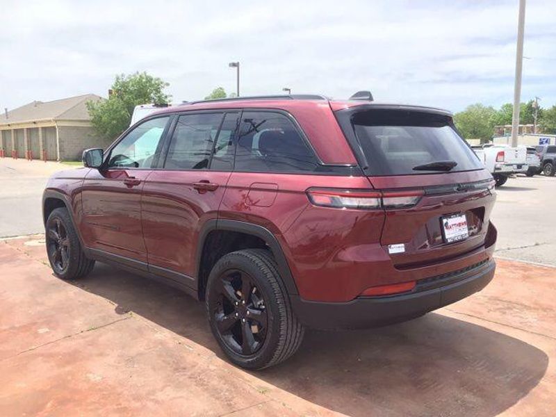 New 2025 Jeep Grand Cherokee Altitude X 4x2Image 3