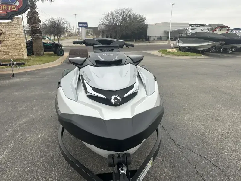 2005 SEADOO GTX LIMITED 325 WITH SOUND SYSTEM IDF WHITE PEARL Image 6