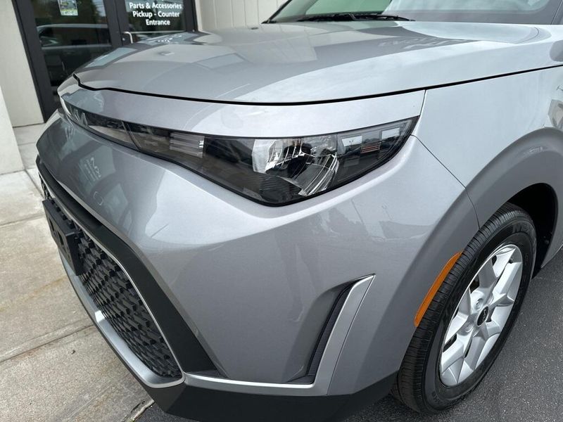 2023 Kia Soul LXImage 10