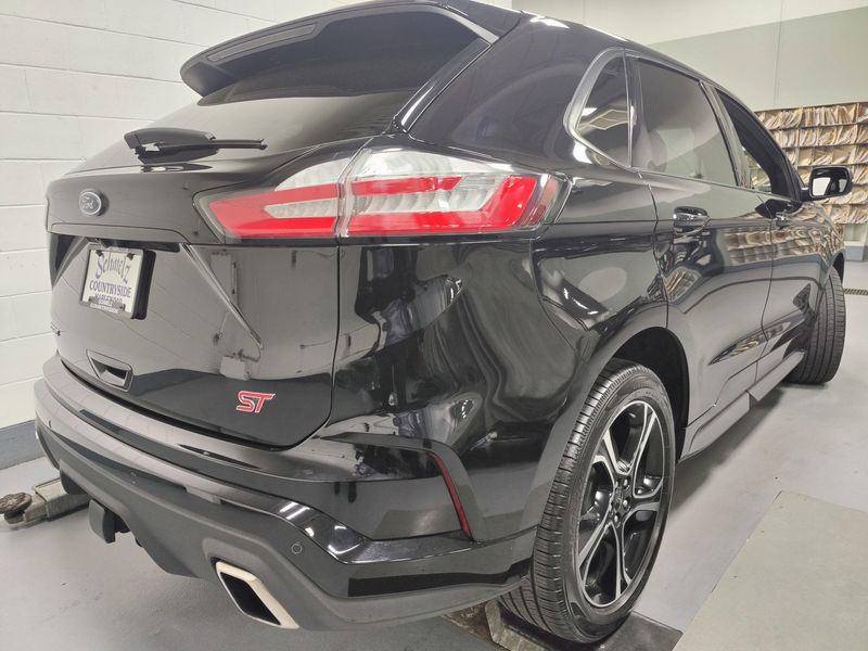 2019 Ford Edge ST AWDImage 10