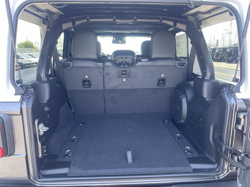 New 2026 Jeep Wrangler 4-door Rubicon X