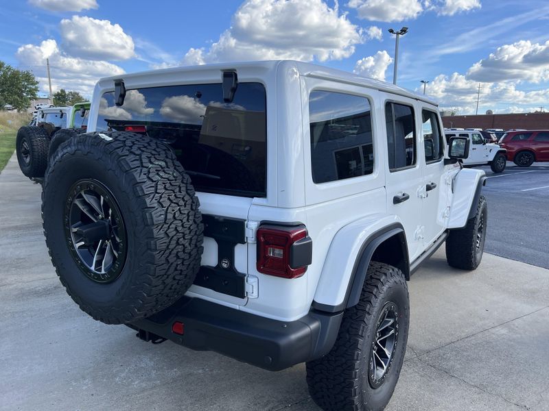 New 2025 Jeep Wrangler 4-door Rubicon XImage 8