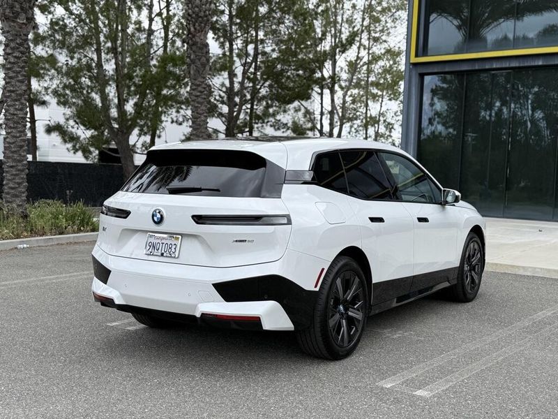 2025 BMW iX xDrive50Image 6