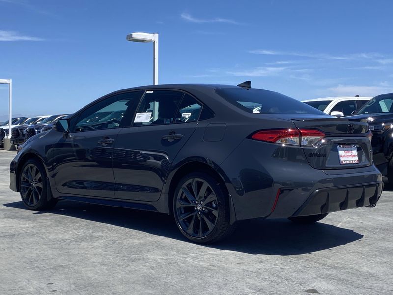 New 2025 Toyota Corolla SEImage 5
