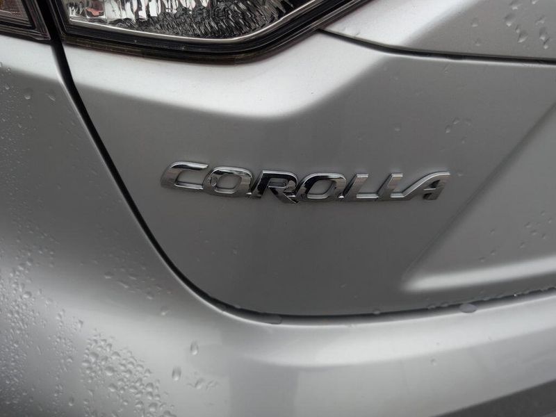 2021 Toyota Corolla SEImage 8