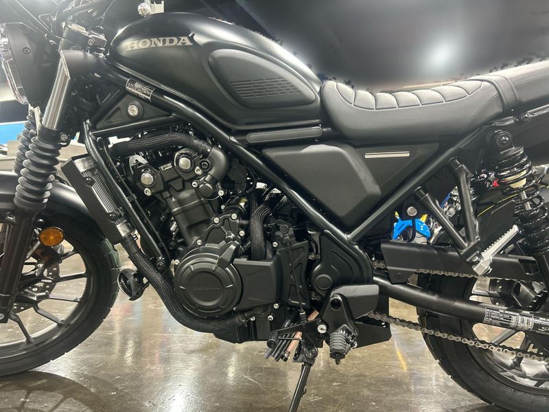 2025 Honda SCL500 Image 13