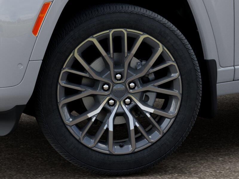 New 2026 Jeep Grand Cherokee L Summit 4x4Image 4