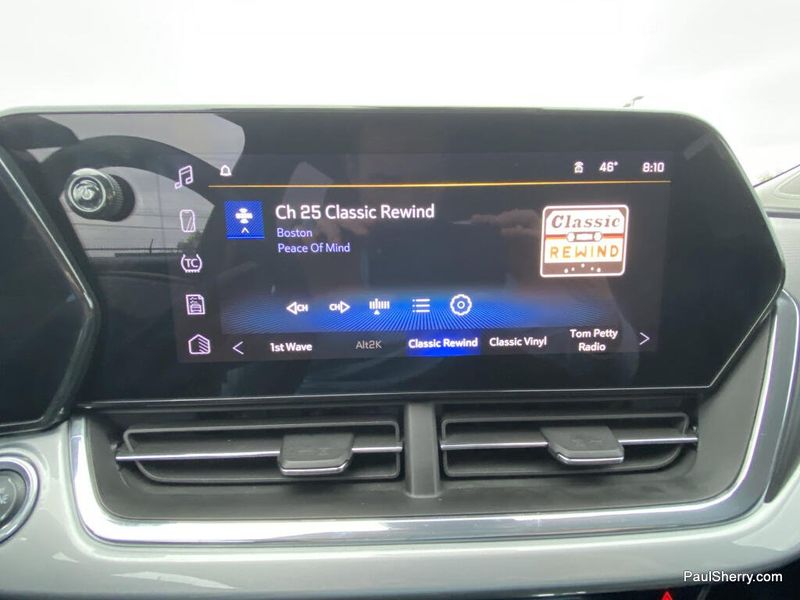 Used 2025 Chevrolet Trax LT