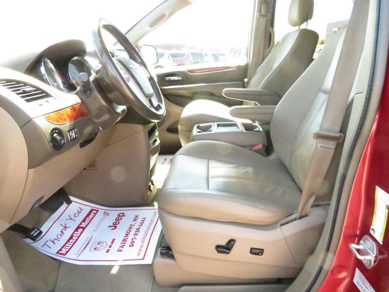 Used 2015 Chrysler Town & Country Touring L 4dr Mini VanImage 12