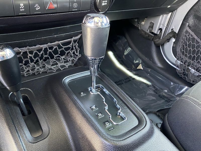 Used 2016 Jeep Wrangler Unlimited SaharaImage 24