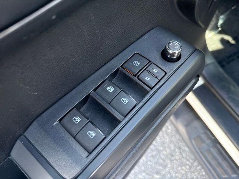 2017 Toyota Tacoma SR