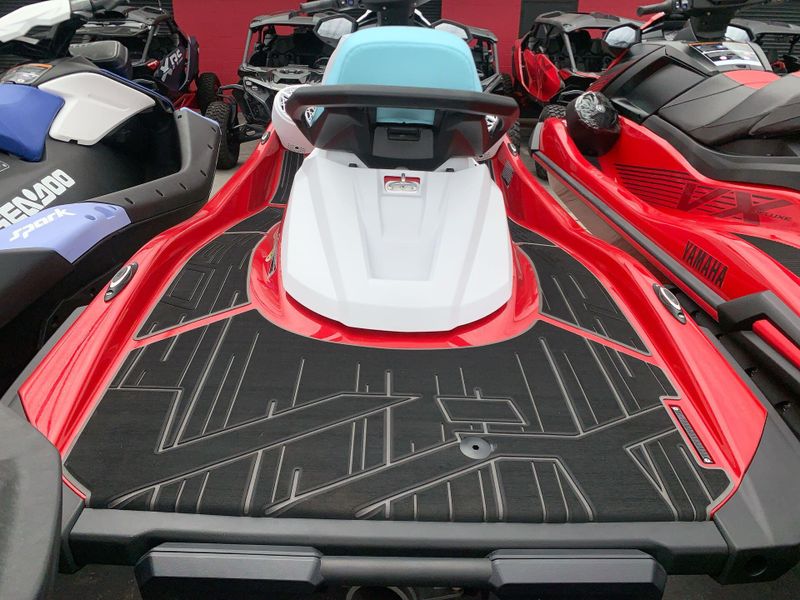 New 2025 Yamaha VX LIMITED Image 2