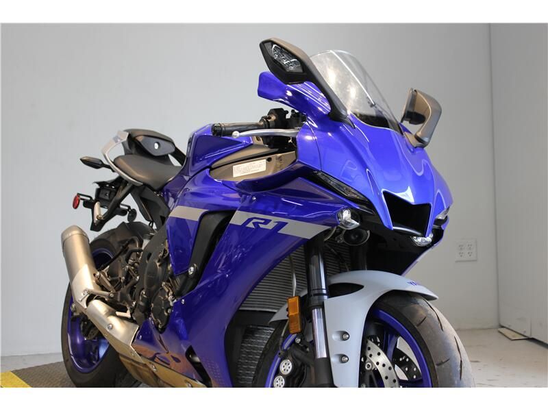 Used 2020 Yamaha YZFR1R1 Image 2