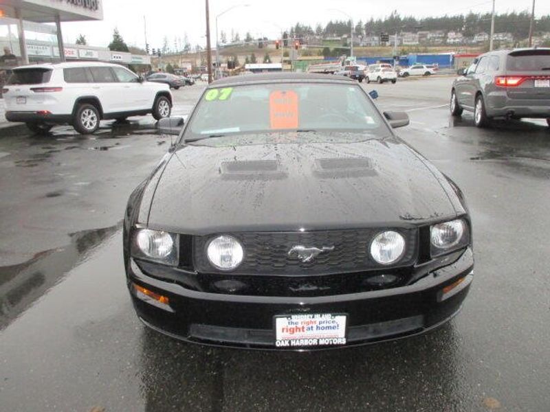 2007 Ford Mustang Image 3