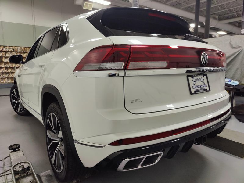 2025 Volkswagen Atlas Cross Sport SEL Premium R-Line photo 11
