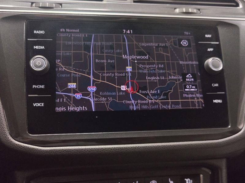 Used 2019 Volkswagen Tiguan SEL AWD w/Sunroof/NavImage 10