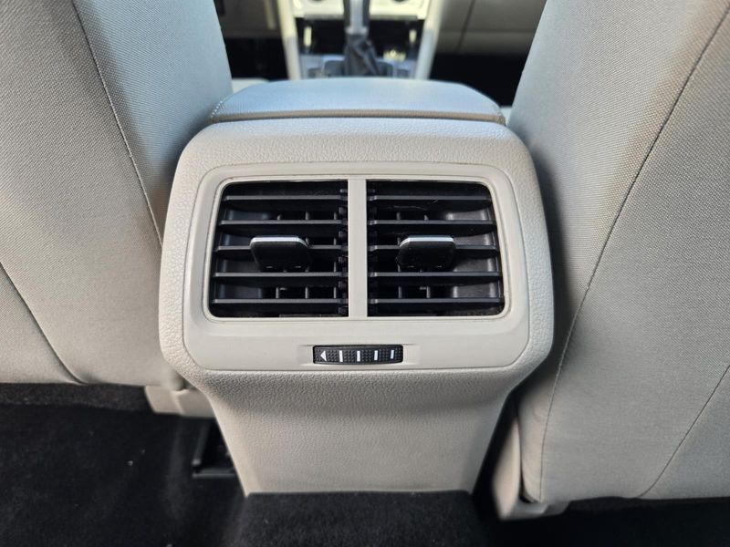 Used 2016 Volkswagen Golf 4dr HB Auto TSI S w/Sunroof