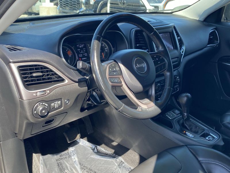 Used 2019 Jeep Cherokee Latitude PlusImage 14