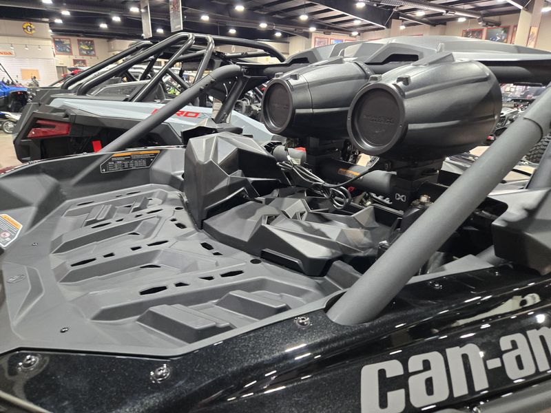 2025 Can-Am MAVERICK X3 X DS TURBO RR TRIPLE BLACKImage 13