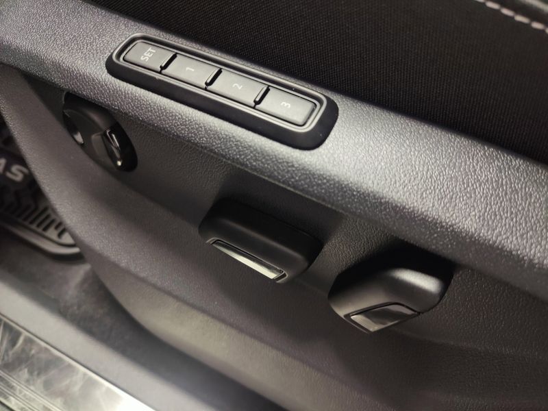 Used 2025 Volkswagen Atlas Cross Sport SEL AWD R-Line Black w/Sunroof/NavImage 20