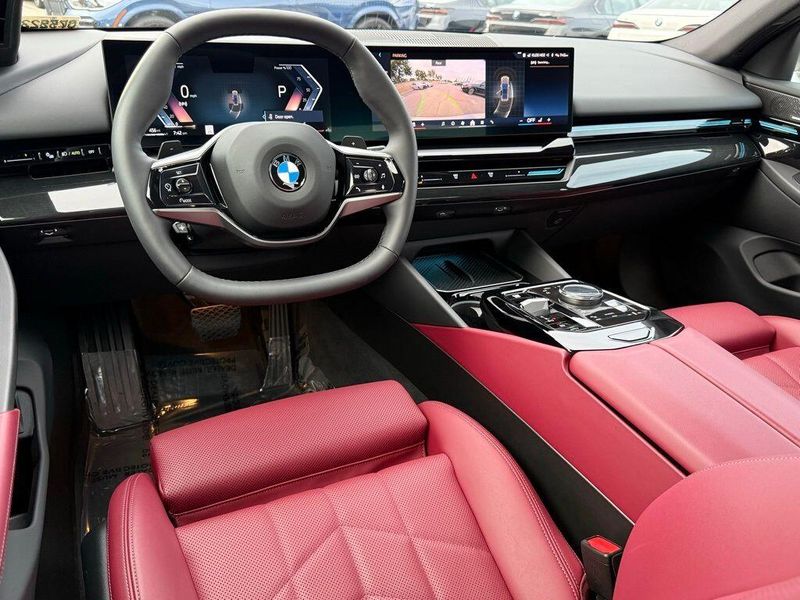 Used 2025 BMW 5 Series 530iImage 29