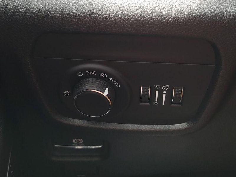2025 Jeep Grand Cherokee L Altitude XImage 11