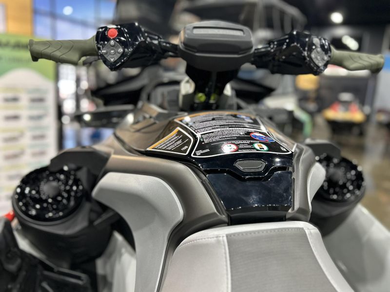 2025 Sea-Doo FISHPRO APEX 300 (SOUND SYSTEM) Image 16