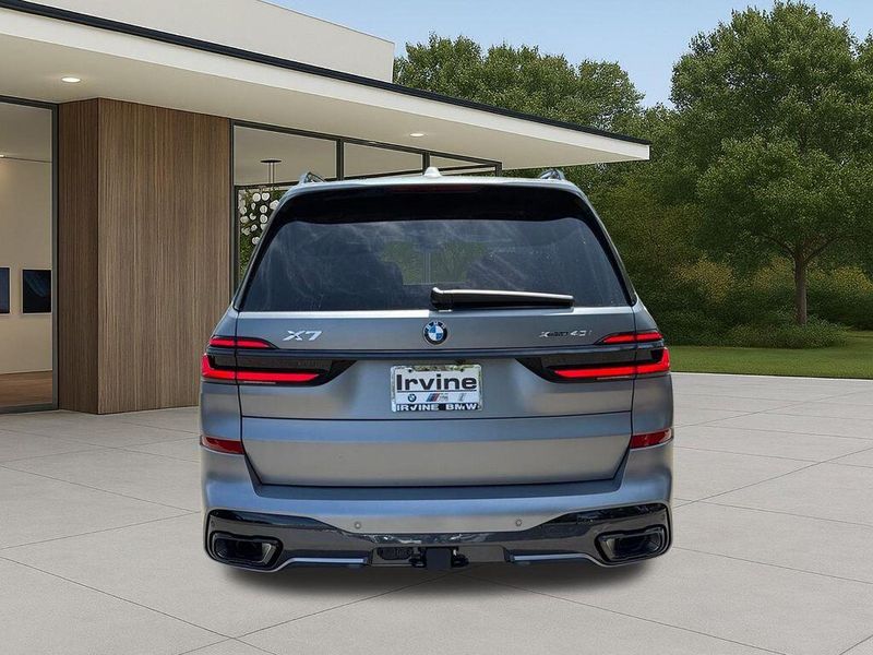 New 2027 BMW X7 xDrive40iImage 10