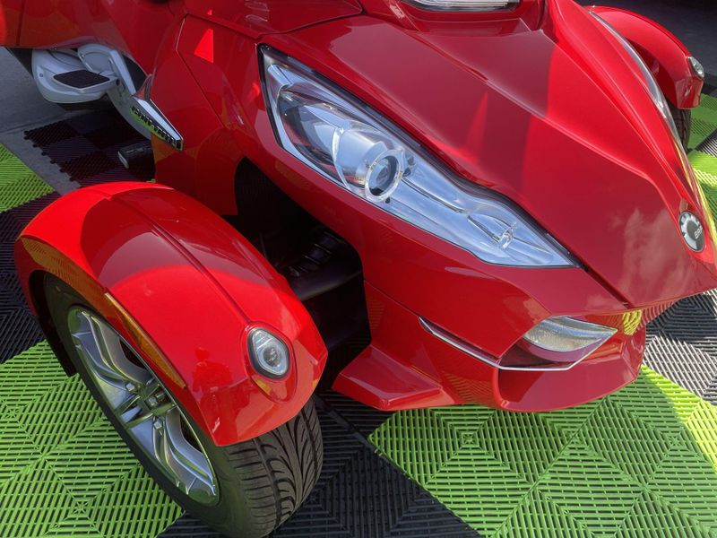 Used 2012 Can-Am RD SPYDER RT-S 991 Image 14