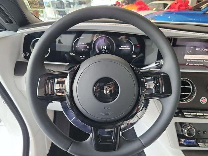 2025 Rolls Royce Spectre photo 7