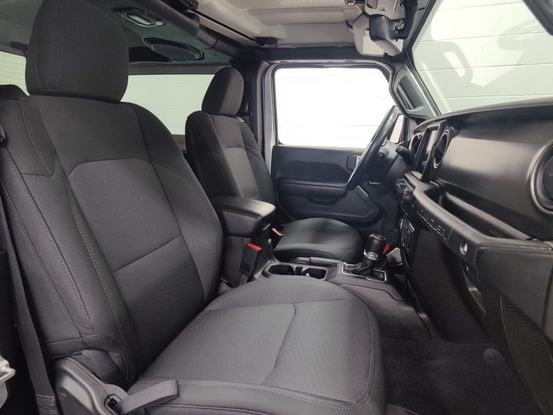 Used 2022 Jeep Wrangler Sport S 4x4 w/ HardTop & NavImage 4