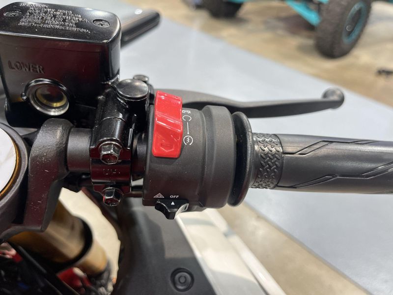 New 2026 Yamaha YZF-R3 ABS CA 70TH ANNIVERSARY EDITION Image 12