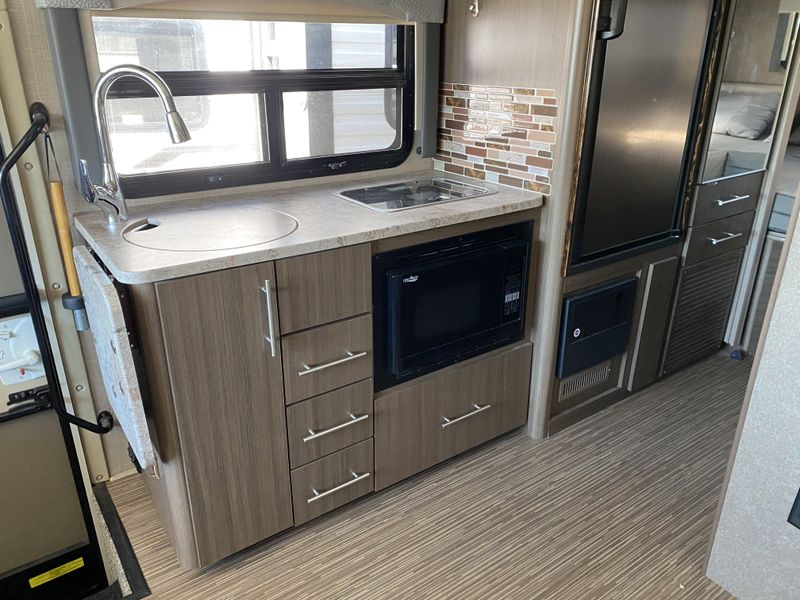 2018 THOR VEGAS 24.1 Image 8