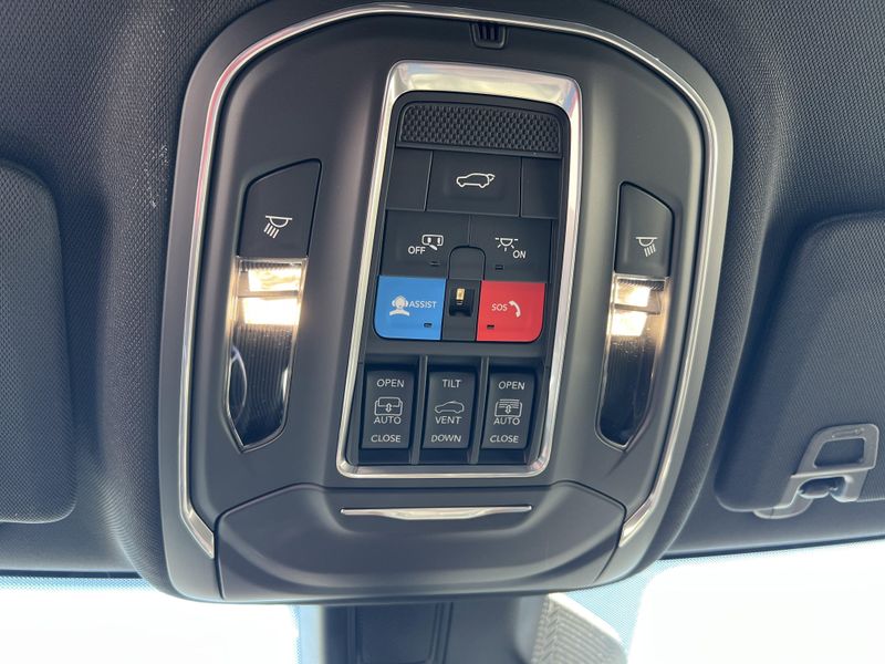 New 2026 Jeep Grand Cherokee L Limited Reserve 4x4Image 17