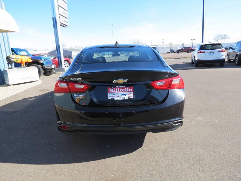 2016 Chevrolet Malibu LT 4dr Sedan w/1LTImage 8