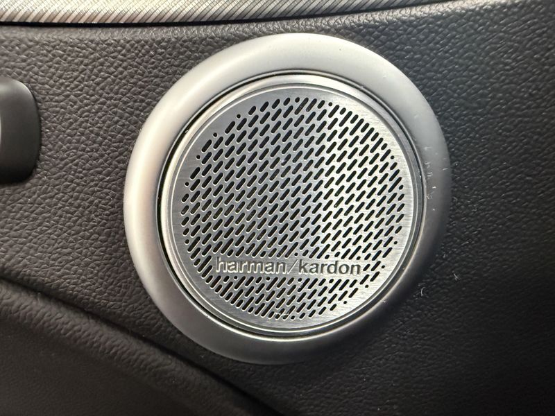 Used 2023 Alfa Romeo Stelvio VeloceImage 14