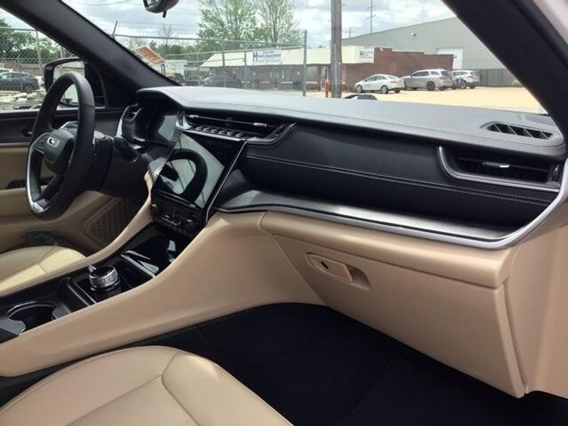 Used 2024 Jeep Grand Cherokee LimitedImage 19