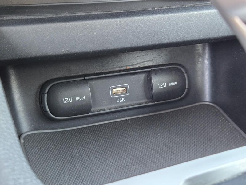 Used 2023 Kia Forte LXS IVT