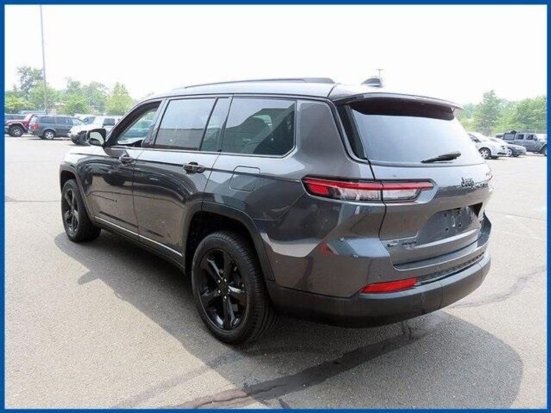 Used 2022 Jeep Grand Cherokee L LimitedImage 5