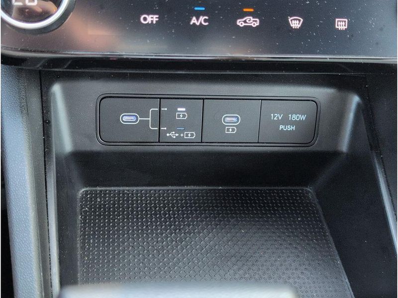 Used 2025 Hyundai Santa Cruz SELImage 17
